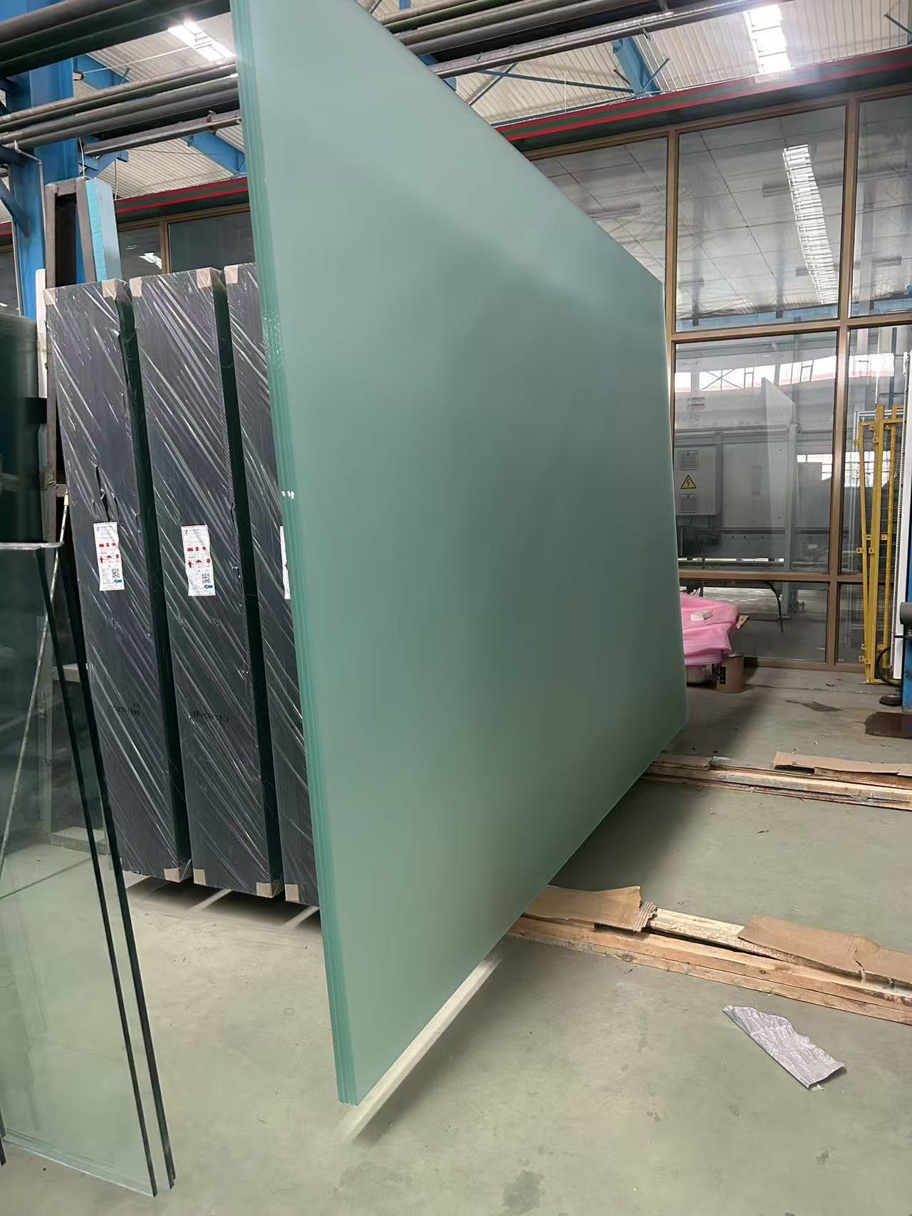 伊犁哈萨克自治州彩轴玻璃建筑幕墙玻璃生产基地 - 方案